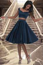 Load image into Gallery viewer, Bianca A-line Off the Shoulder Sweetheart Knee-Length Satin Homecoming Dress XXCP0020593