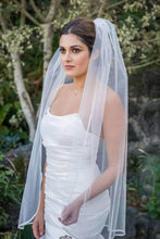 Load image into Gallery viewer, Elegant Lace Edge Cathedral Tulle With Applique Wedding Veils V05