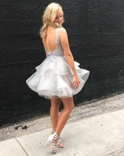 Load image into Gallery viewer, Undine Homecoming Dresses Princess/A-Line Scoop Backless Appliques Gray Organza Dresses Prom