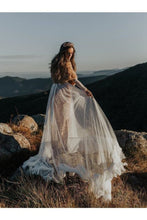 Load image into Gallery viewer, Long Sleeve Boho Wedding Dresses Lace Bohemian Backless Wedding Gowns